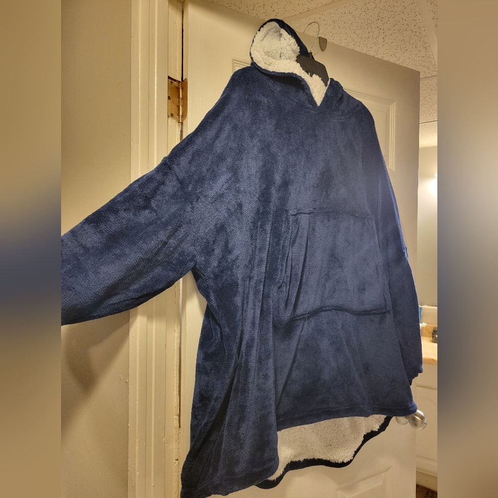 Unisex Oversized Plush Lounge Hoodie/snuggie- One Size Fits Most - Navy Blue